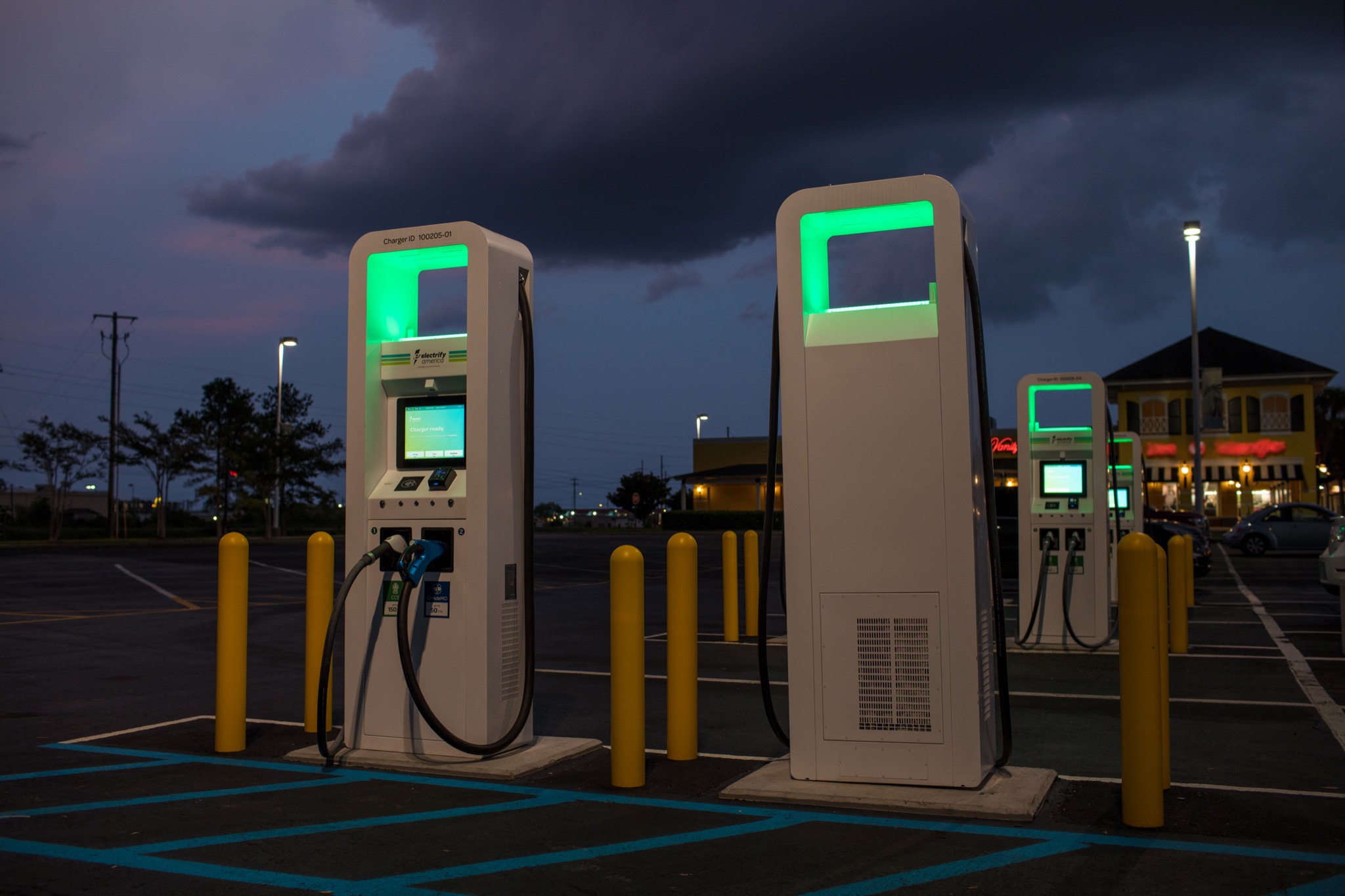 Large-Electrify-America-Charging-Station-217.jpg